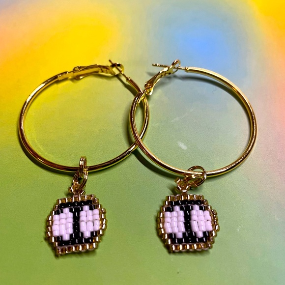 BEADED INITIAL HOOP EARRINGS- "I" - Picture 2 of 3